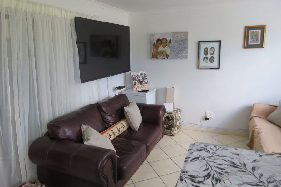 1 Bedroom Property for Sale in Hartenbos Central Western Cape